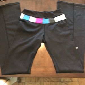 Lululemon nwot yoga pants size 4 percent condition